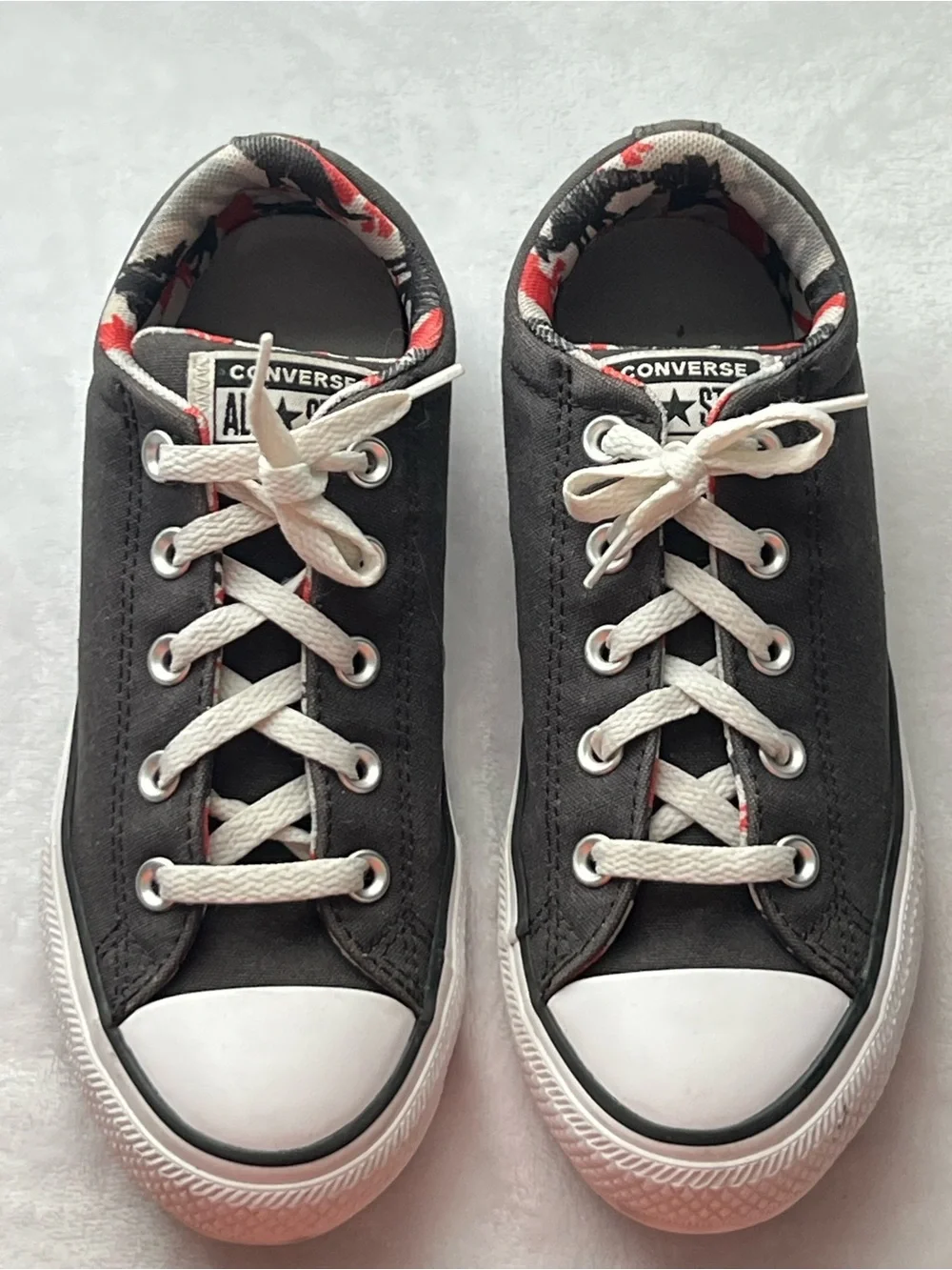 Converse Kids Black Low-Top Sneakers with White Laces, Size 4 (US)
